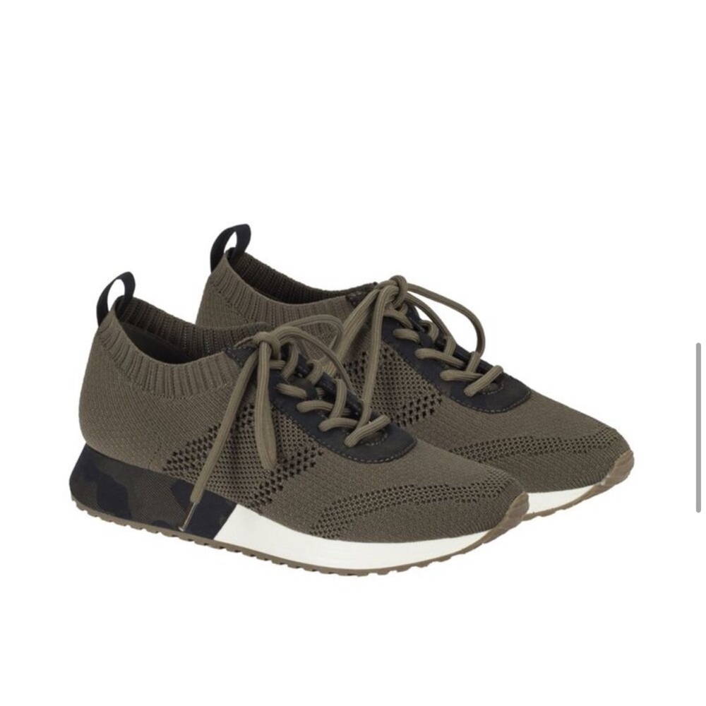 Bear traps, Palta olive, never worn